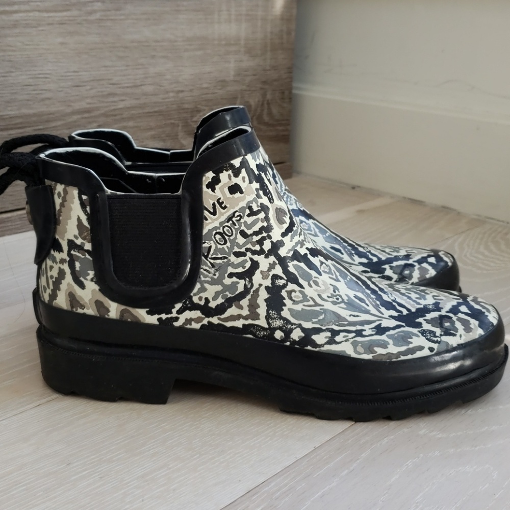 Abstract Short Jelly Rain Boots